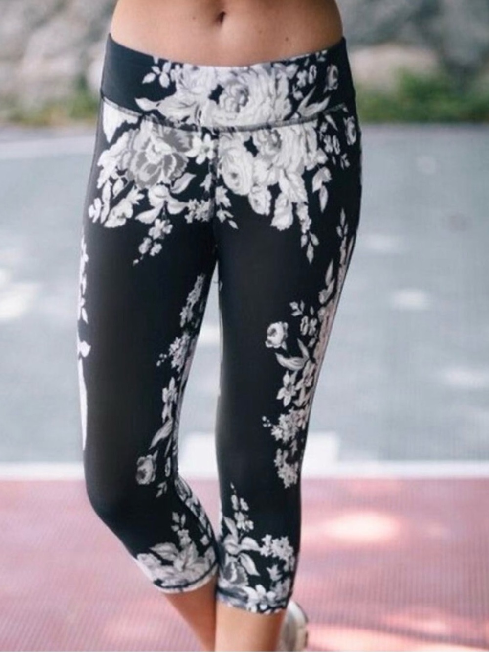 Albion Leggings Crop Antigua Slate Floral Yoga Activewear Boho Black Gray Size M
